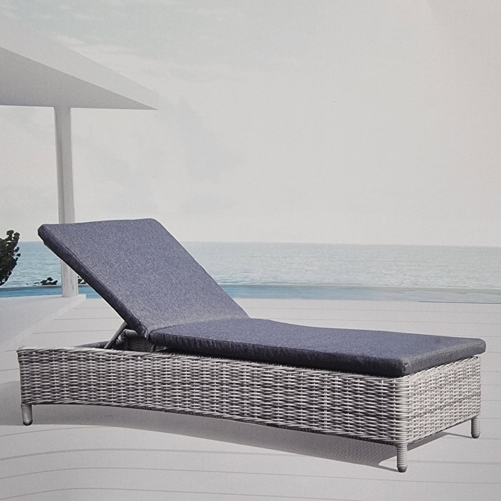 Miami wicker sunlounge