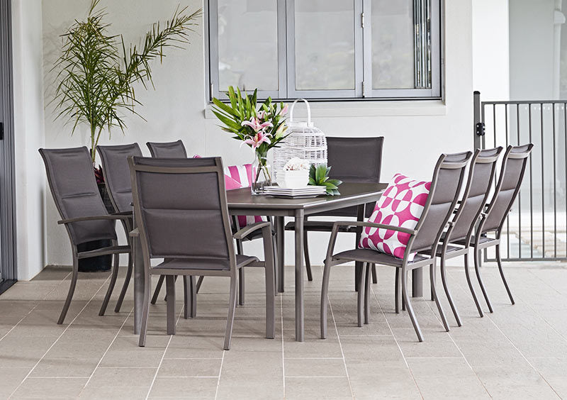 Chicago Dining Table - Cozy Indoor Outdoor Furniture 